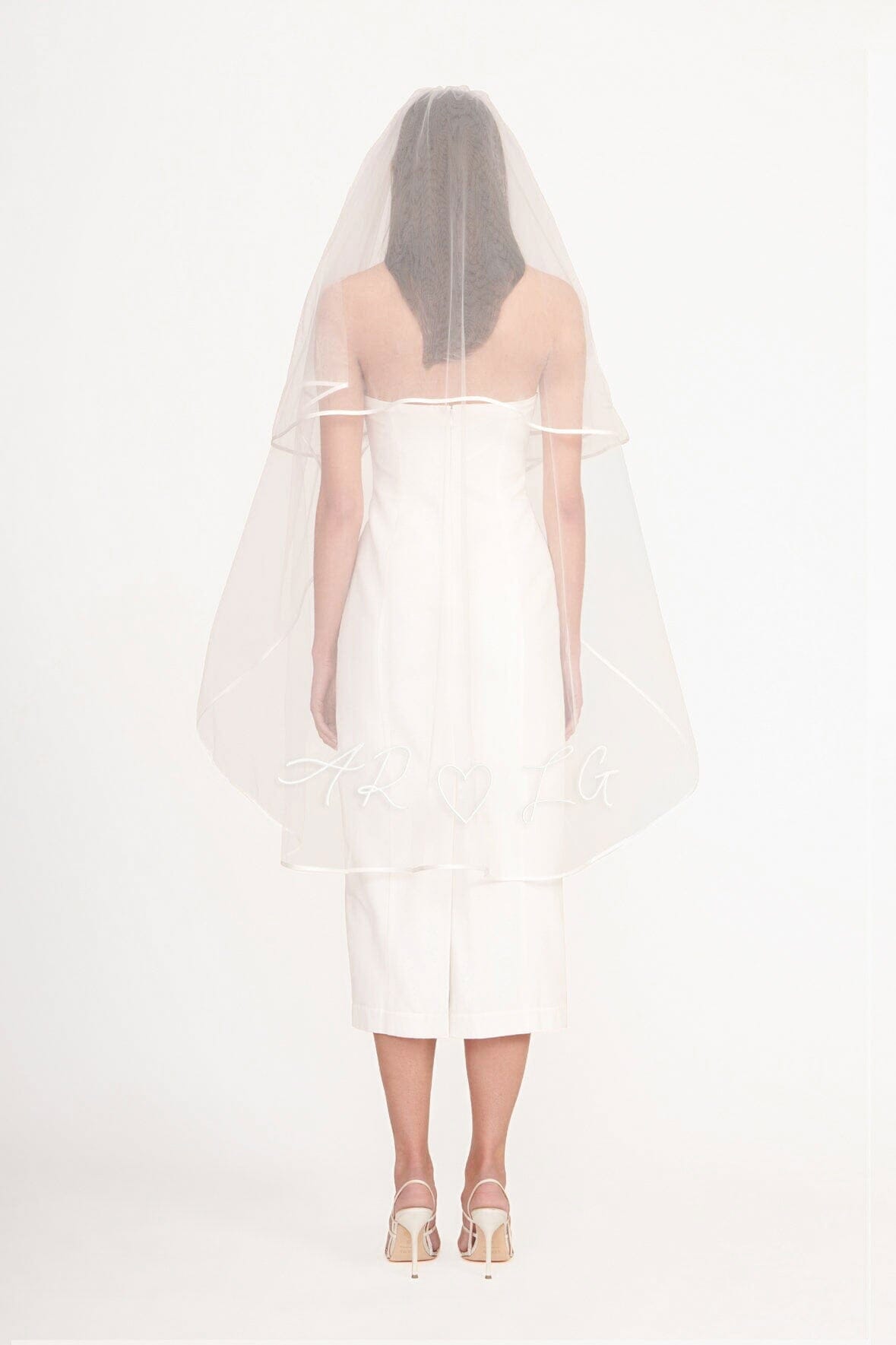 CUSTOM EMBROIDERED INITIALS VEIL - Image 4